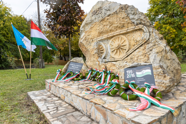 Galéria: Megemlékezés az 1956-os forradalom és szabadságharc tiszteletére